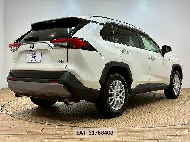 Toyota RAV4 2019-05 5876854-15