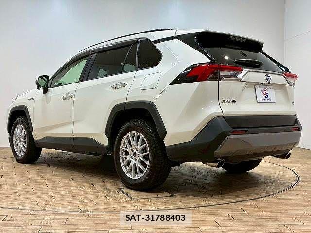 Toyota RAV4 2019-05 5876854-16