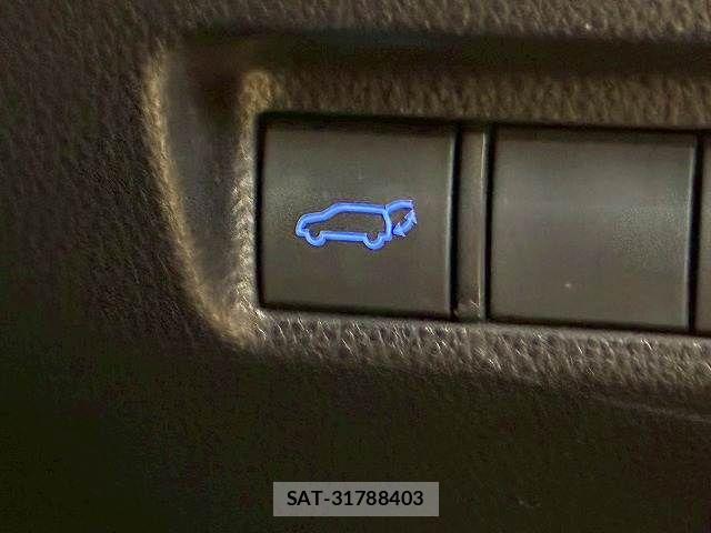 Toyota RAV4 2019-05 5876854-4
