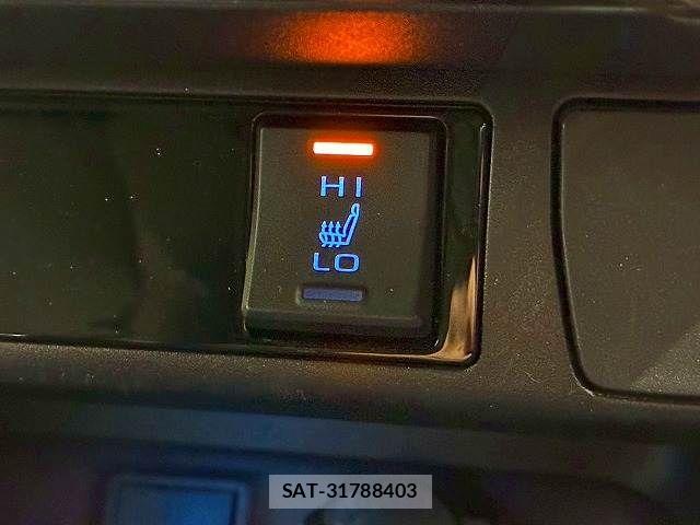 Toyota RAV4 2019-05 5876854-5