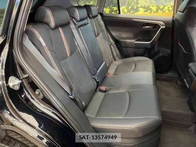 Toyota RAV4 2023-02 6218940-13