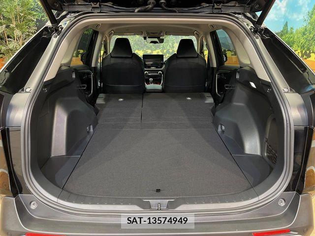 Toyota RAV4 2023-02 6218940-14