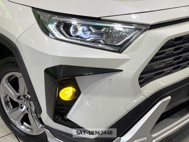 Toyota RAV4 2020-02 6218944-12