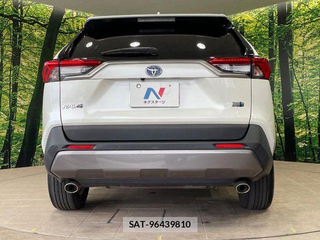 Toyota RAV4 2021-08 6614427-14