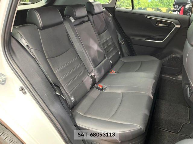Toyota RAV4 2022-11 6673352-11
