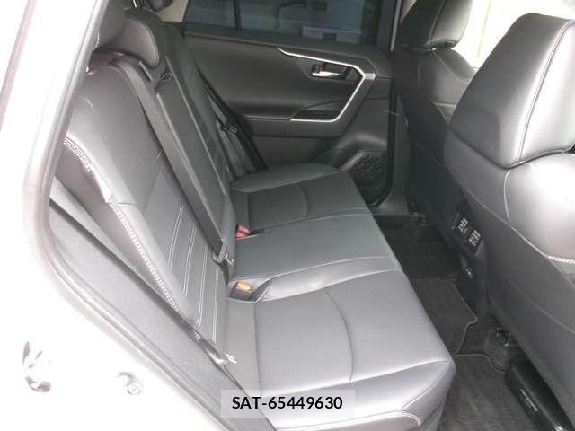 Toyota RAV4 2023-04 6673361-11