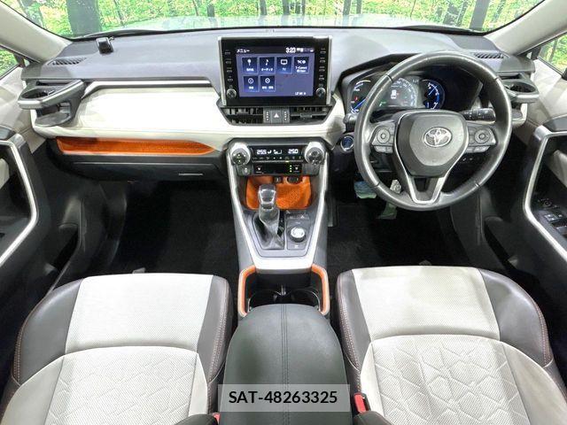 Toyota RAV4 2022-02 6673353-1