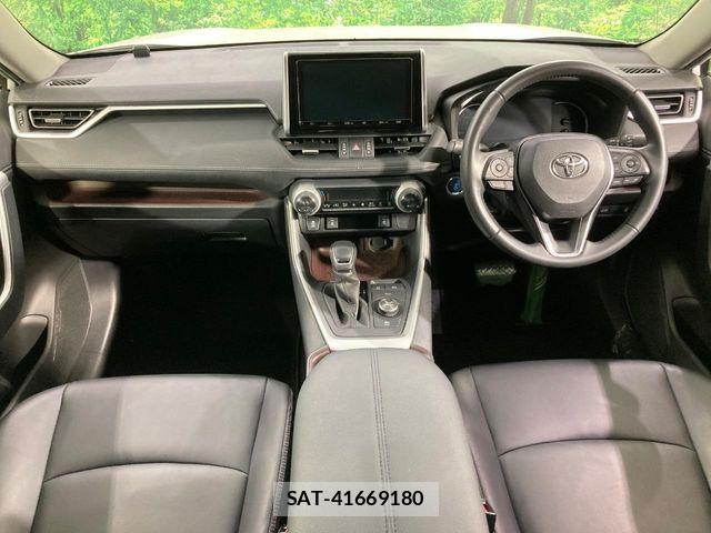 Toyota RAV4 2020-05 6717151-1