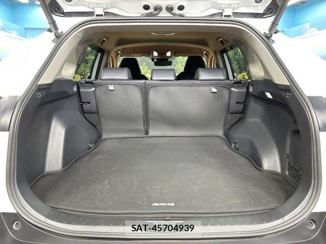 Toyota RAV4 2023-11 6753057-10
