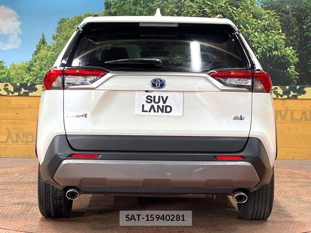 Toyota RAV4 2021-06 6816865-14