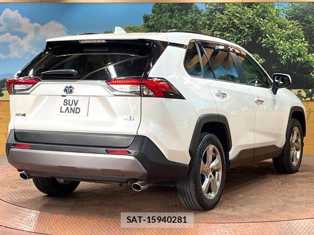 Toyota RAV4 2021-06 6816865-16