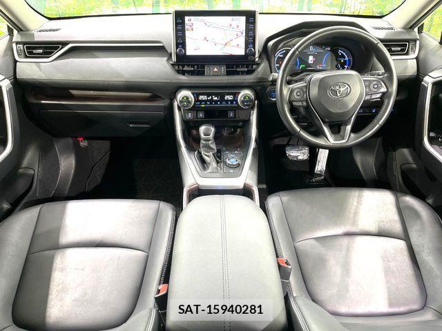 Toyota RAV4 2021-06 6816865-1