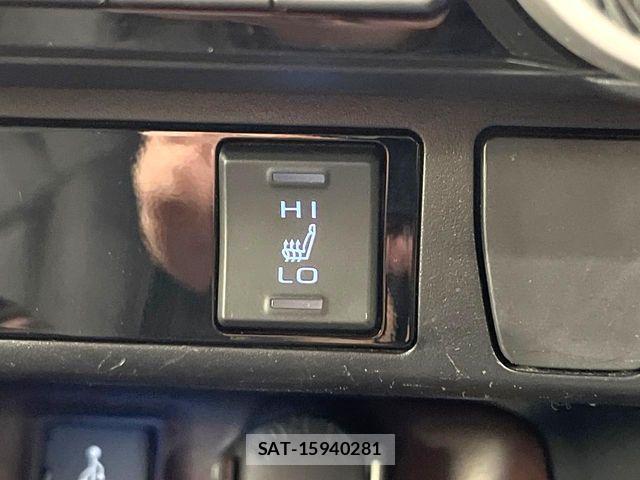 Toyota RAV4 2021-06 6816865-6