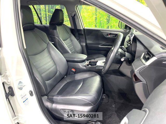 Toyota RAV4 2021-06 6816865-7