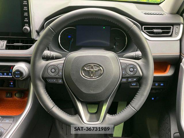 Toyota RAV4 2022-09 6816867-10