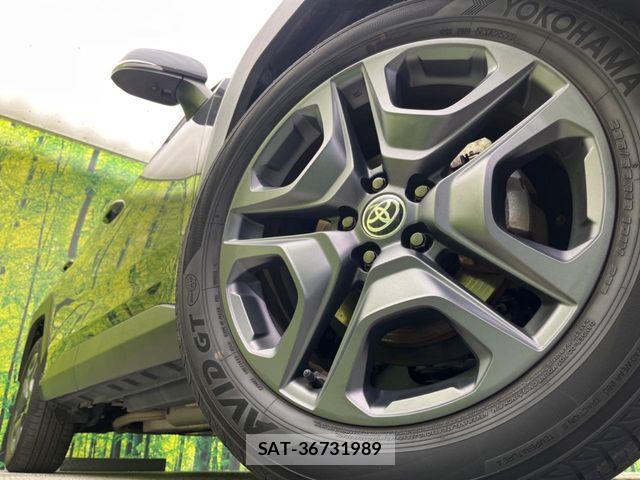 Toyota RAV4 2022-09 6816867-12