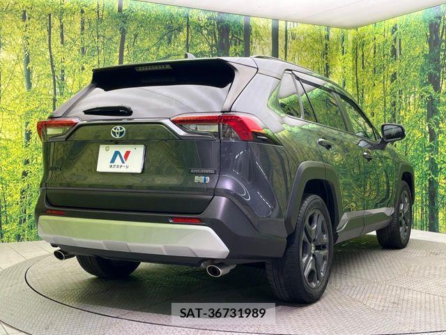 Toyota RAV4 2022-09 6816867-16