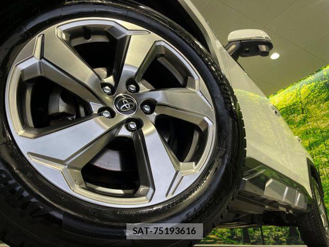 Toyota RAV4 2019-07 6816871-12