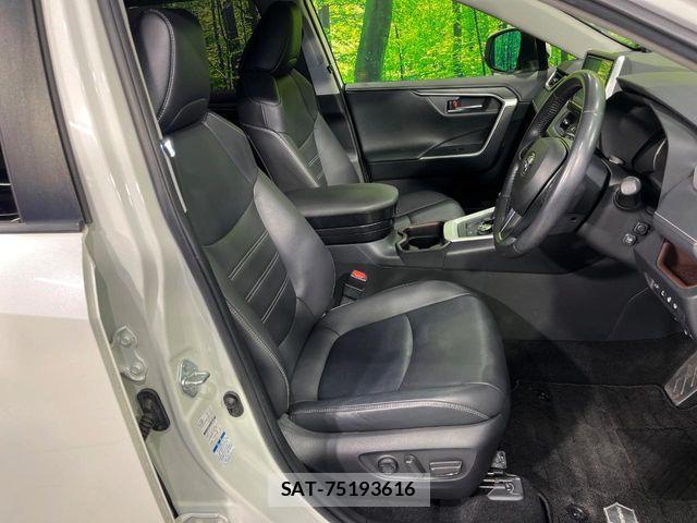 Toyota RAV4 2019-07 6816871-7