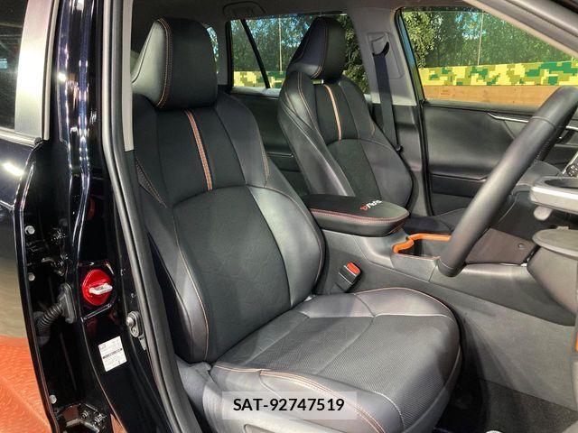Toyota RAV4 2023-09 6816866-8