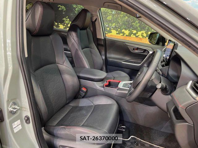 Toyota RAV4 2023-07 6816862-12