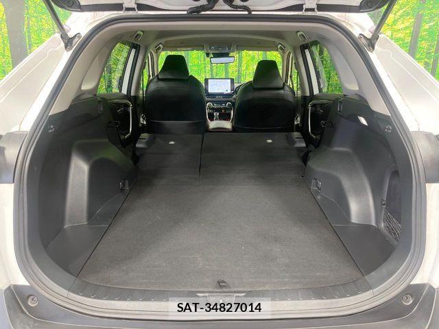 Toyota RAV4 2023-10 6816858-9