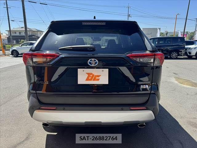 Toyota RAV4 2023-11 6911925-13
