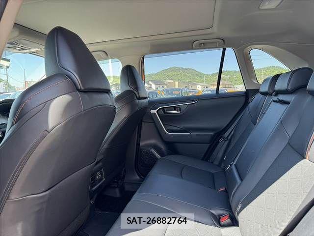 Toyota RAV4 2023-11 6911925-18