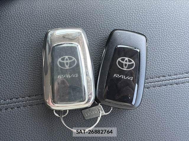 Toyota RAV4 2023-11 6911925-26