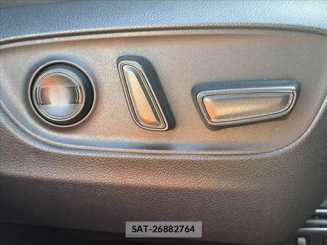 Toyota RAV4 2023-11 6911925-5