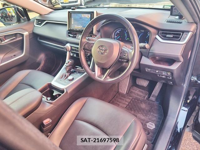 Toyota RAV4 2020-04 6997689-18