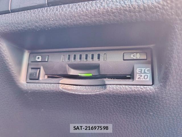 Toyota RAV4 2020-04 6997689-21