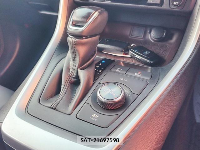 Toyota RAV4 2020-04 6997689-24