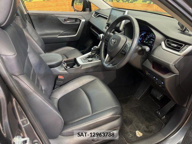 Toyota RAV4 2019-04 6997707-11