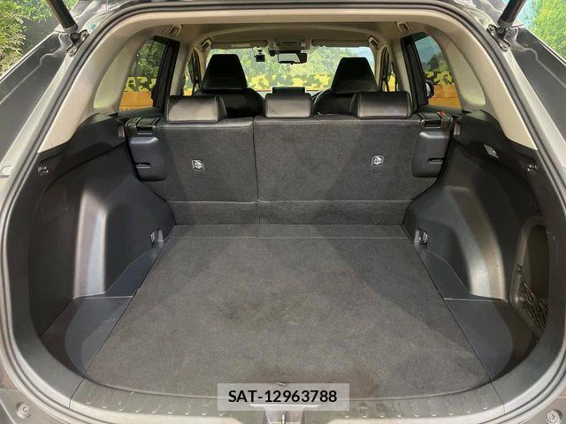 Toyota RAV4 2019-04 6997707-13