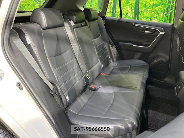 Toyota RAV4 2019-12 7060438-10