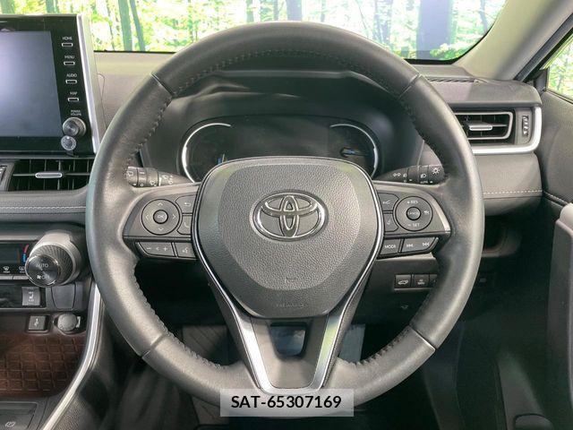 Toyota RAV4 2021-11 7216497-11