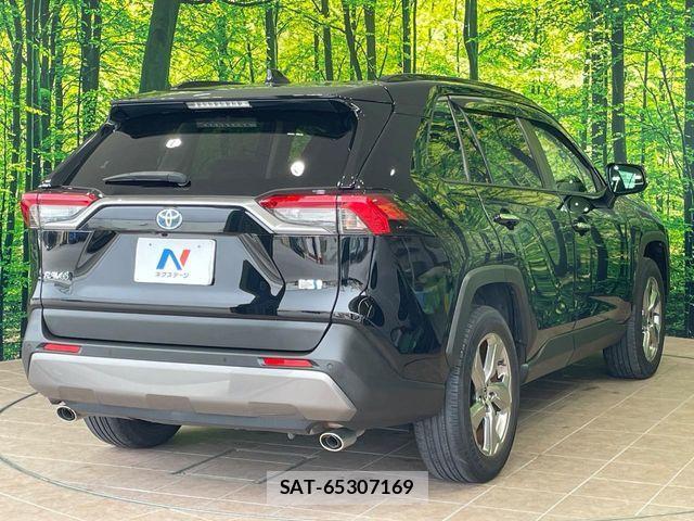 Toyota RAV4 2021-11 7216497-17