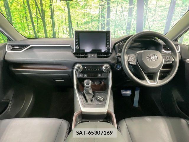 Toyota RAV4 2021-11 7216497-1