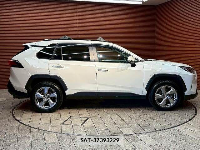 Toyota RAV4 2020-11 7217418-17