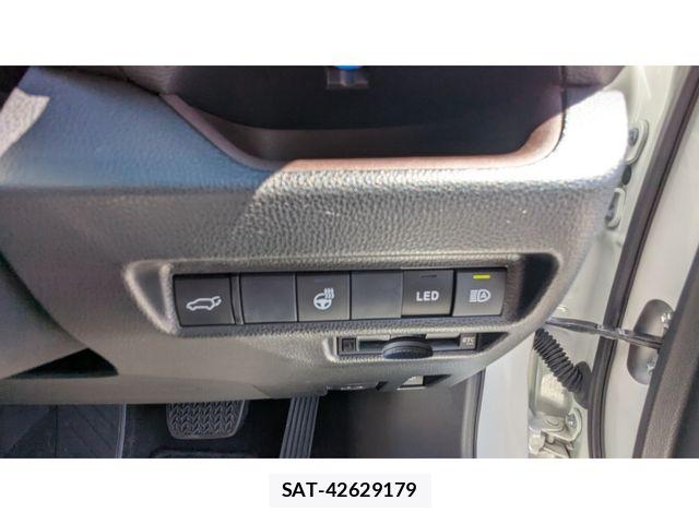 Toyota RAV4 2020-03 7224156-23