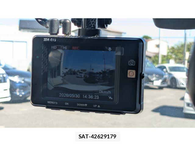 Toyota RAV4 2020-03 7224156-28