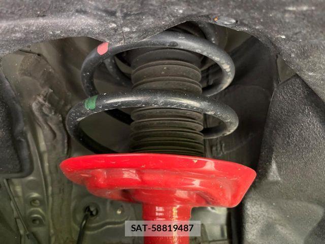 Toyota RAV4 2023-10 7218474-19