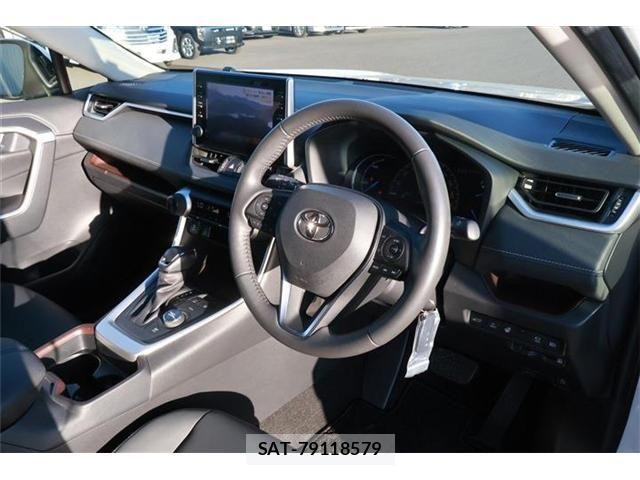 Toyota RAV4 2021-04 7224153-12
