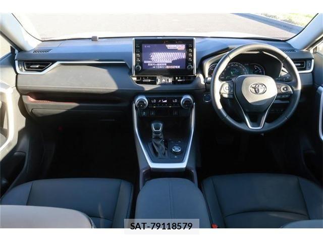 Toyota RAV4 2021-04 7224153-1
