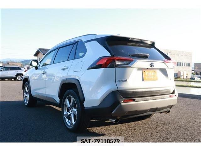 Toyota RAV4 2021-04 7224153-22