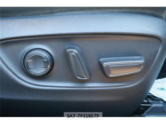 Toyota RAV4 2021-04 7224153-29