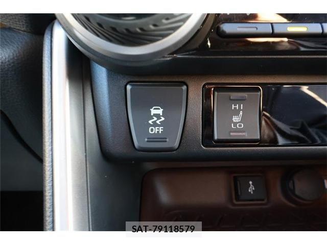 Toyota RAV4 2021-04 7224153-6