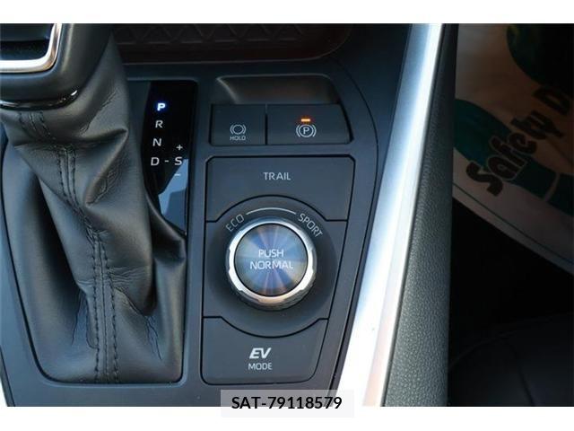 Toyota RAV4 2021-04 7224153-8