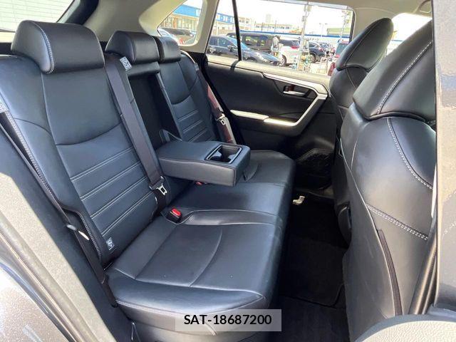 Toyota RAV4 2019-11 7215465-8